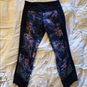 Lululemon - Cropped Legging